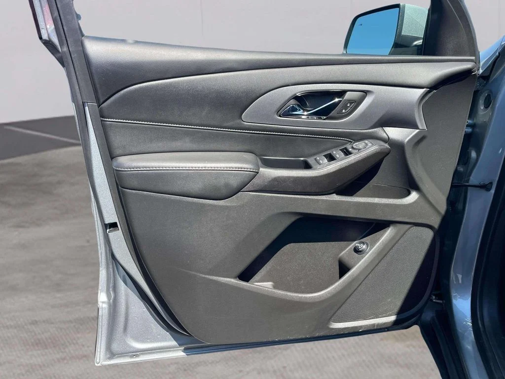 Used 2023 Sterling Gray Metallic Chevrolet LT image 21