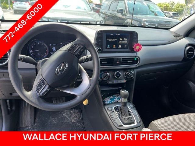Used 2021 Black Hyundai SE image 7