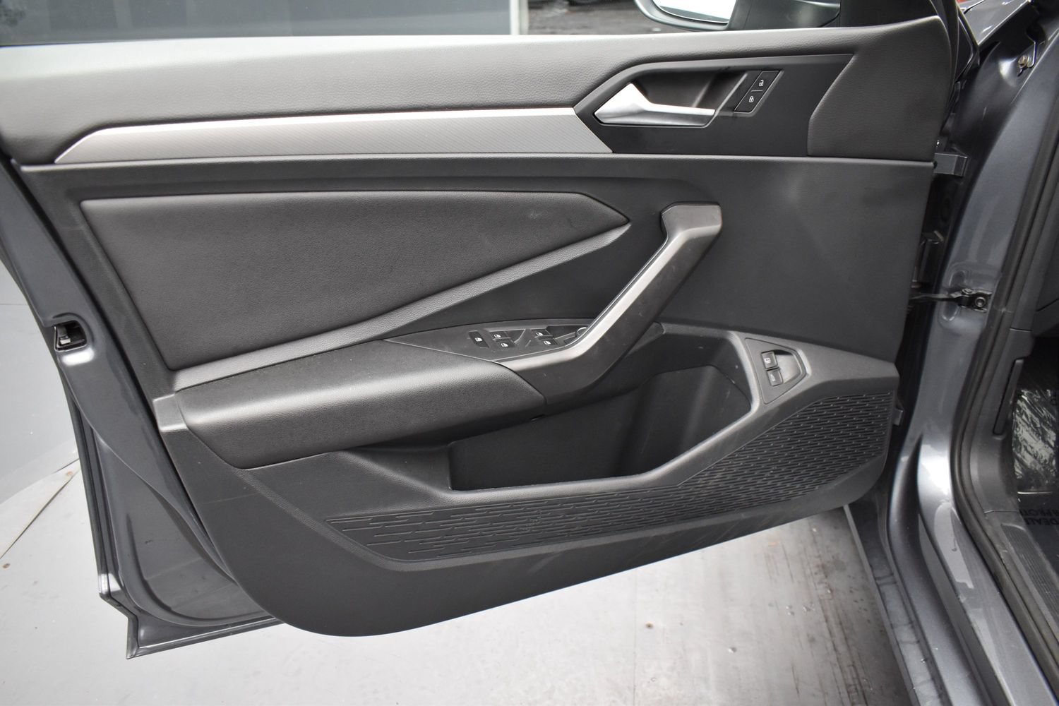 Used 2021 Gray Volkswagen  image 5