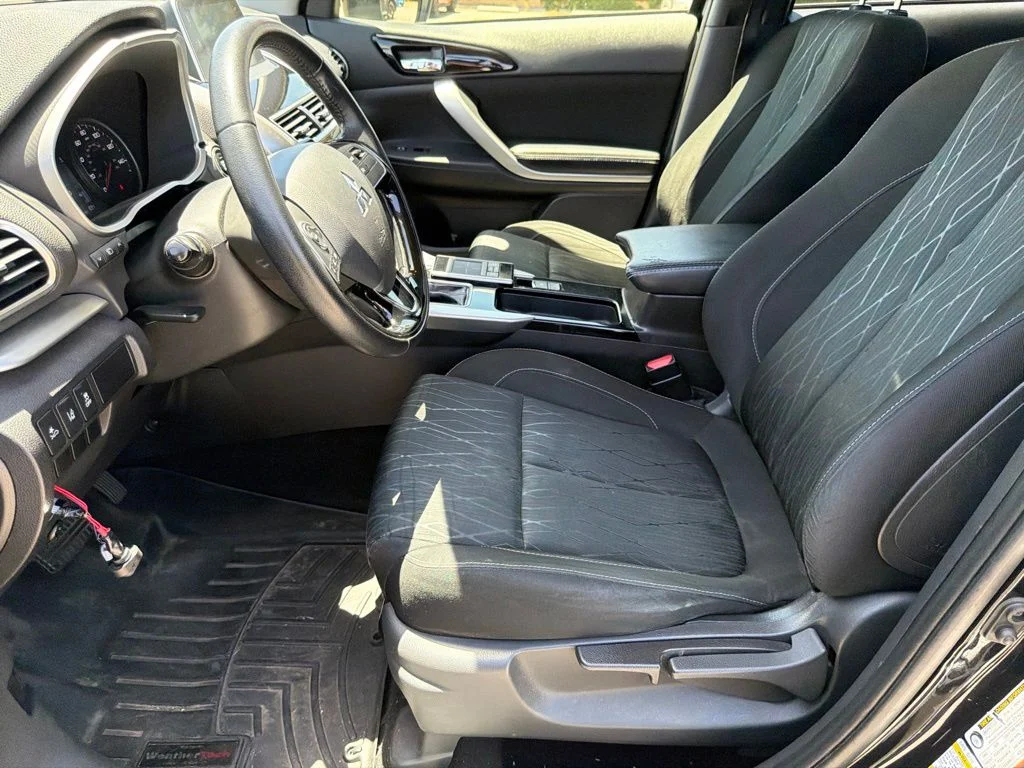 Used 2020  Mitsubishi SE image 20