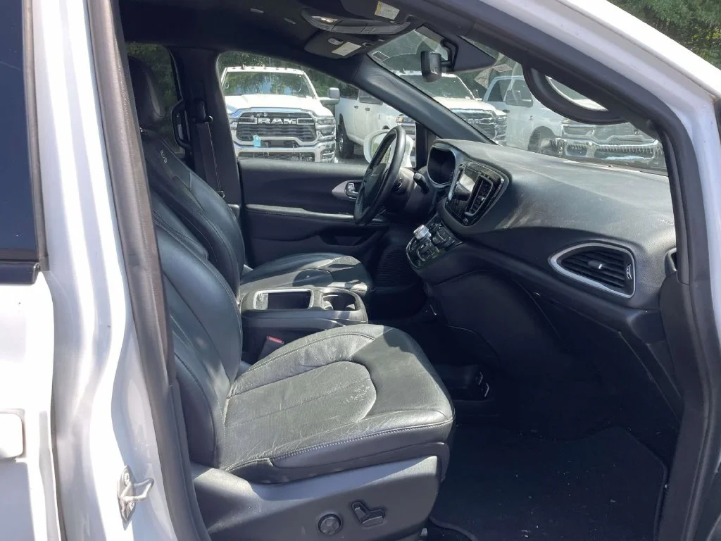Used 2020 White Chrysler Touring L Plus image 11