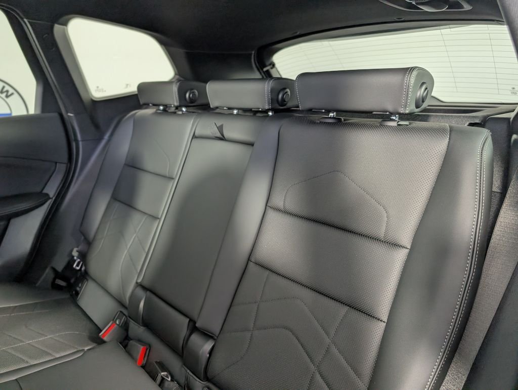 Used 2026 Silver BMW M35i image 16
