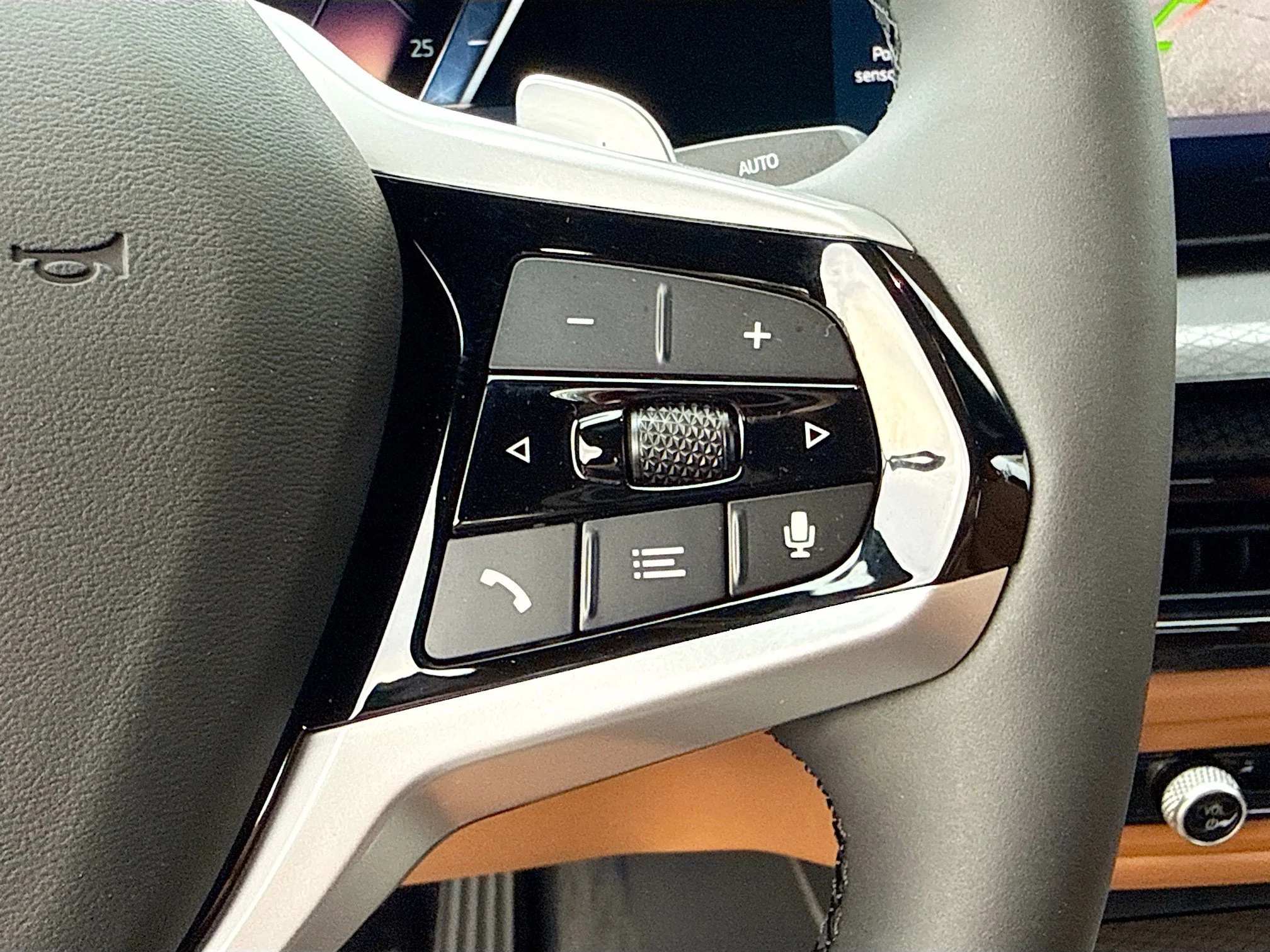 New 2026 Black Sapphire Metallic BMW 330i image 39