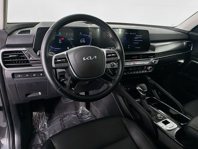 Used 2025 Silver Kia S image 11