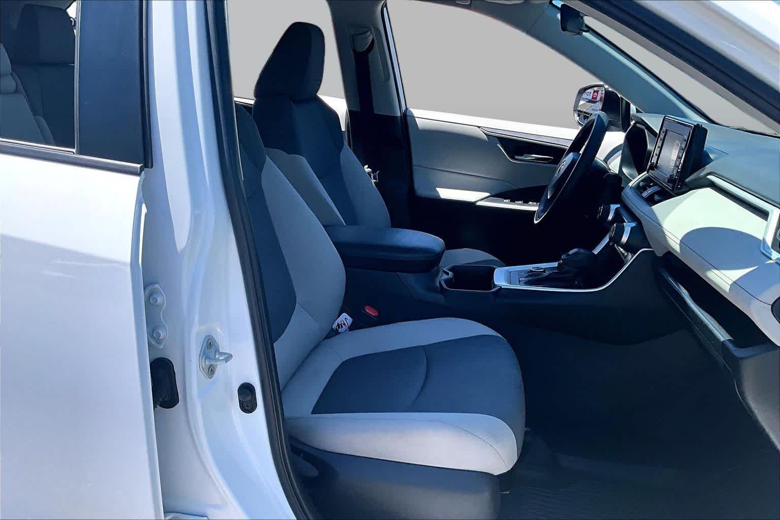 Used 2022 White Toyota Hybrid XLE image 8