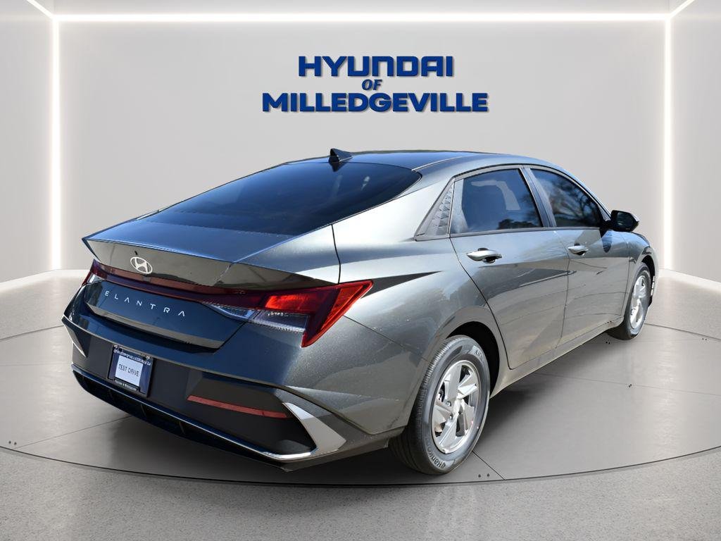 New 2026 Amazon Gray Hyundai SE image 4