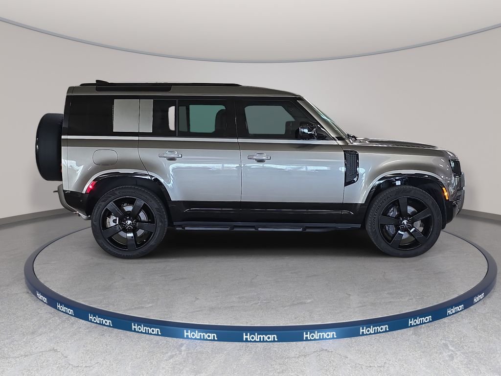 Used 2025 Silver Land Rover X-Dynamic SE image 6