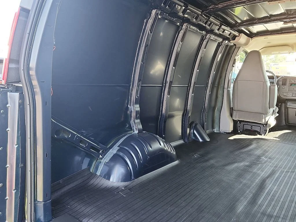 2025 Chevrolet Express Cargo Work Van - Photo 25