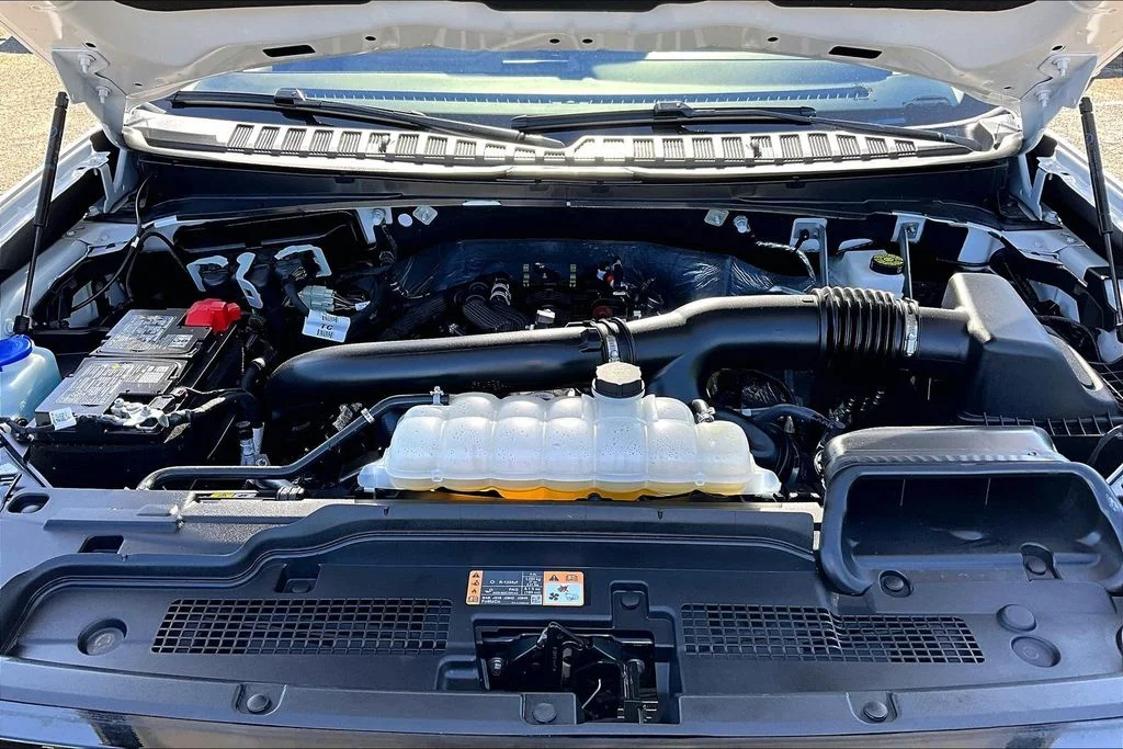 Certified Used 2025 Oxford White Ford Active image 10