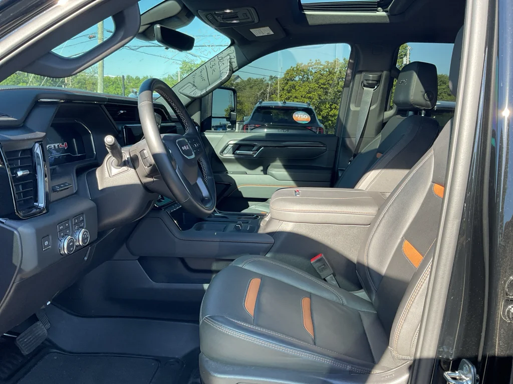 Used 2025 Onyx Black GMC AT4 image 21