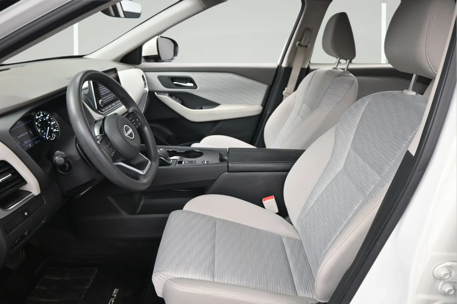 Certified Used 2023 Pearl White Tricoat Nissan SV image 9