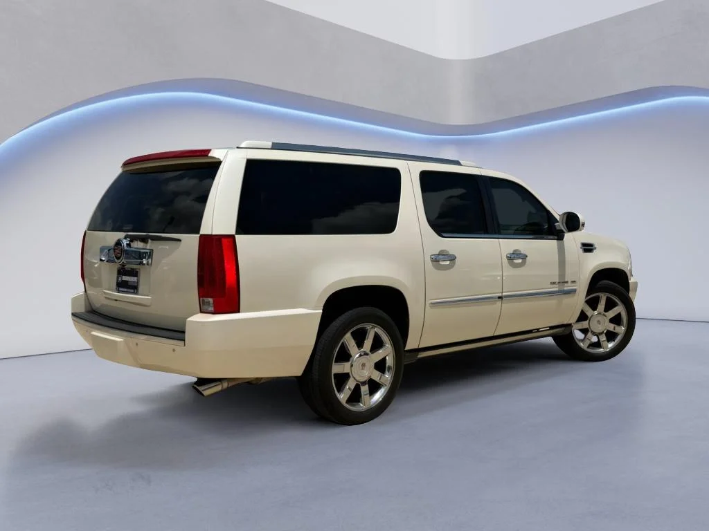Used 2013 White Diamond Tricoat Cadillac Luxury image 6