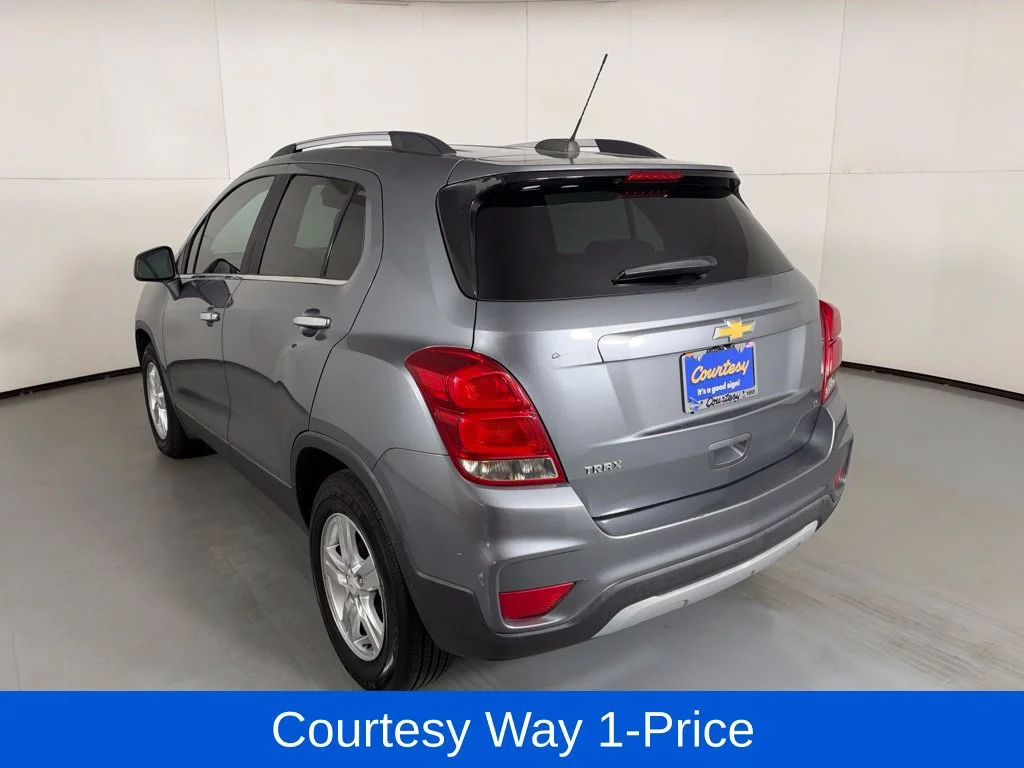 Used 2019 SATIN STEEL METALLIC Chevrolet LT image 8