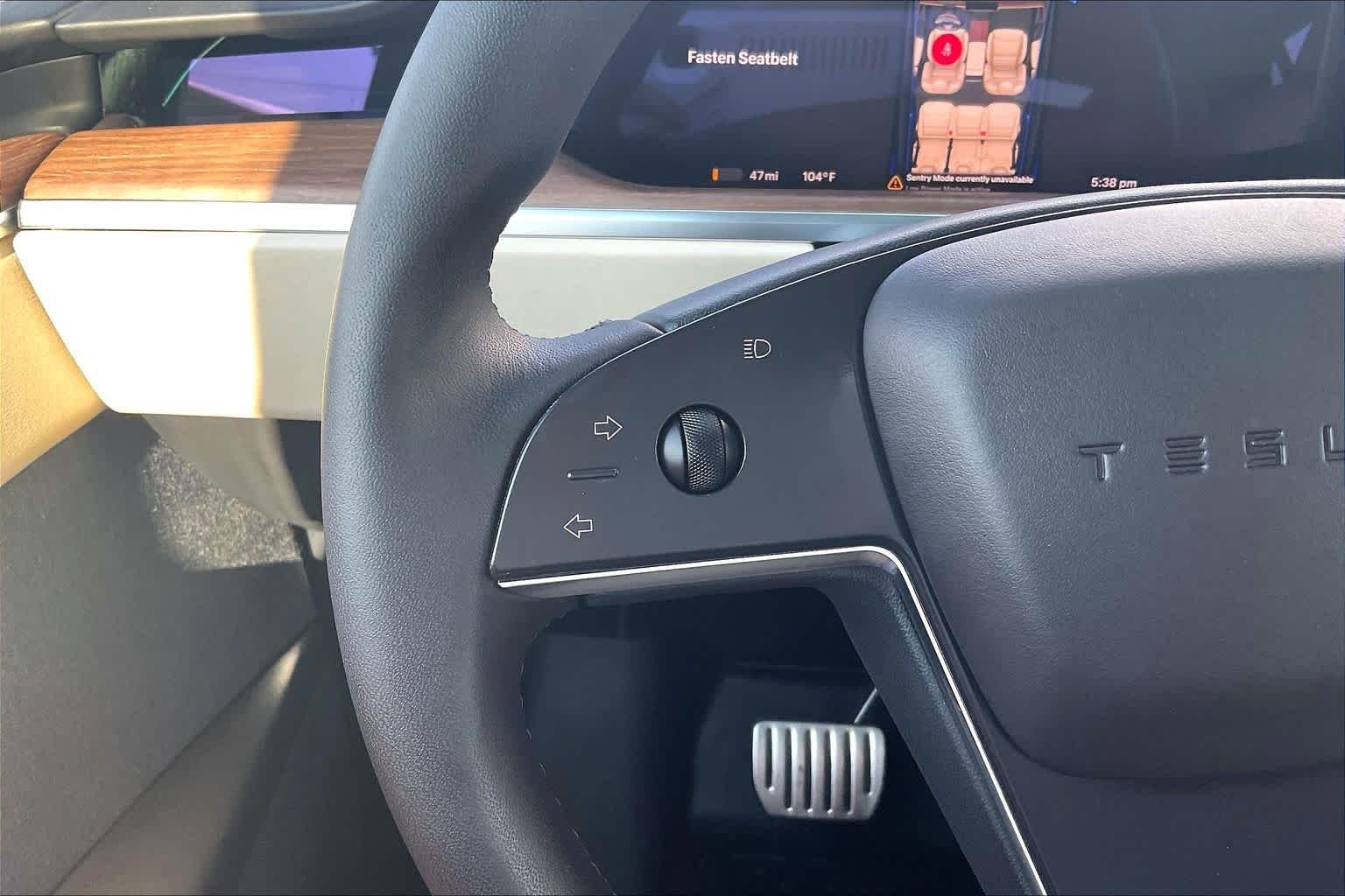 2022 Tesla Model X Long Range - Photo 21