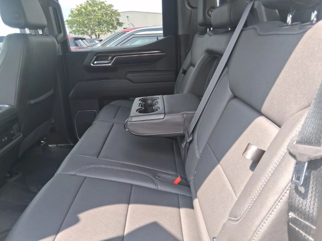 Used 2022 White Chevrolet LT Trail Boss image 15