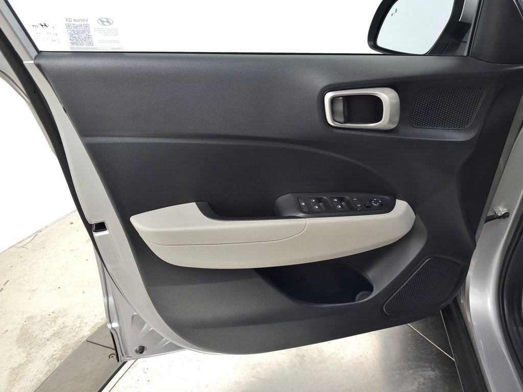 2026 Hyundai Venue SEL - Photo 15