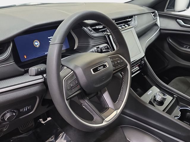 Used 2024 Silver Jeep Altitude X image 14