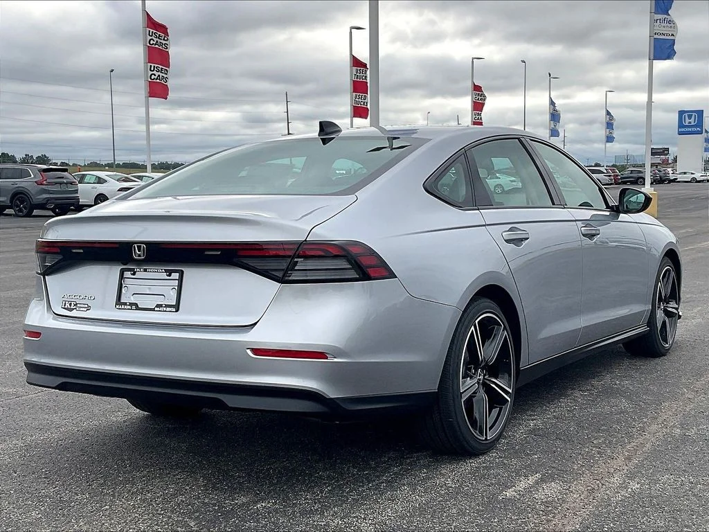 New 2026 Solar Silver Metallic Honda SE image 3