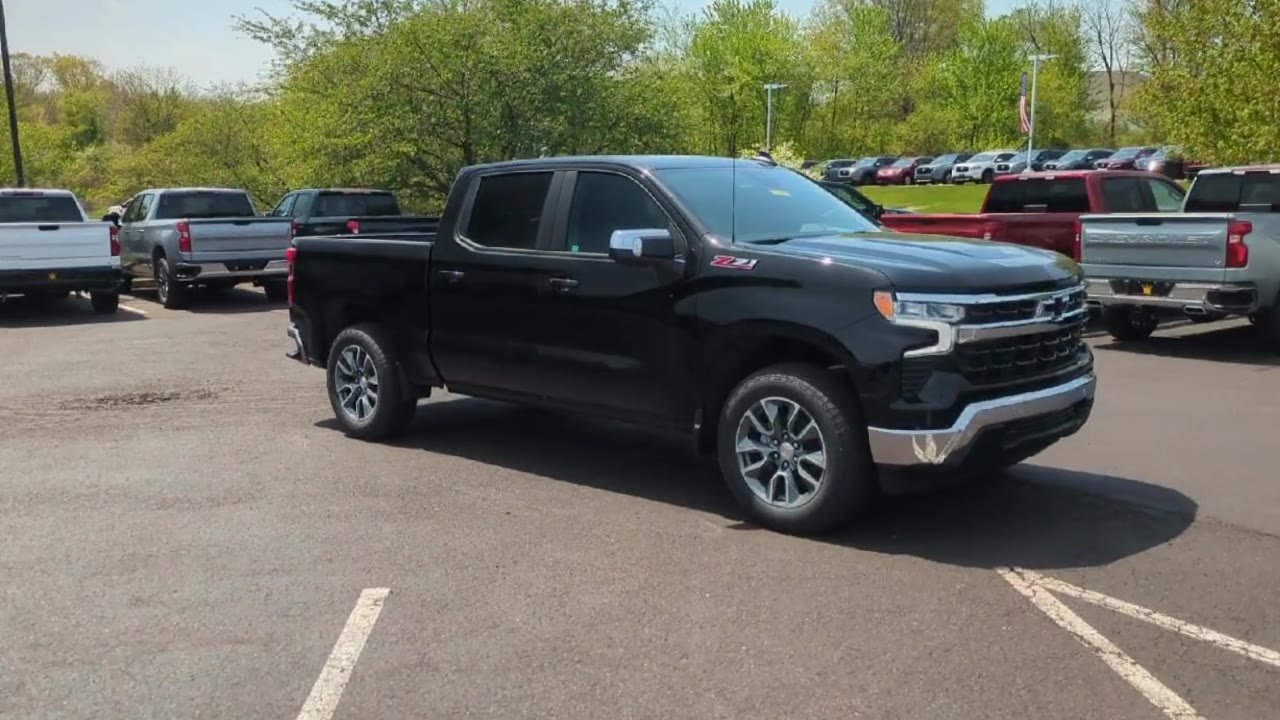 New 2026 Black Chevrolet LT image 38