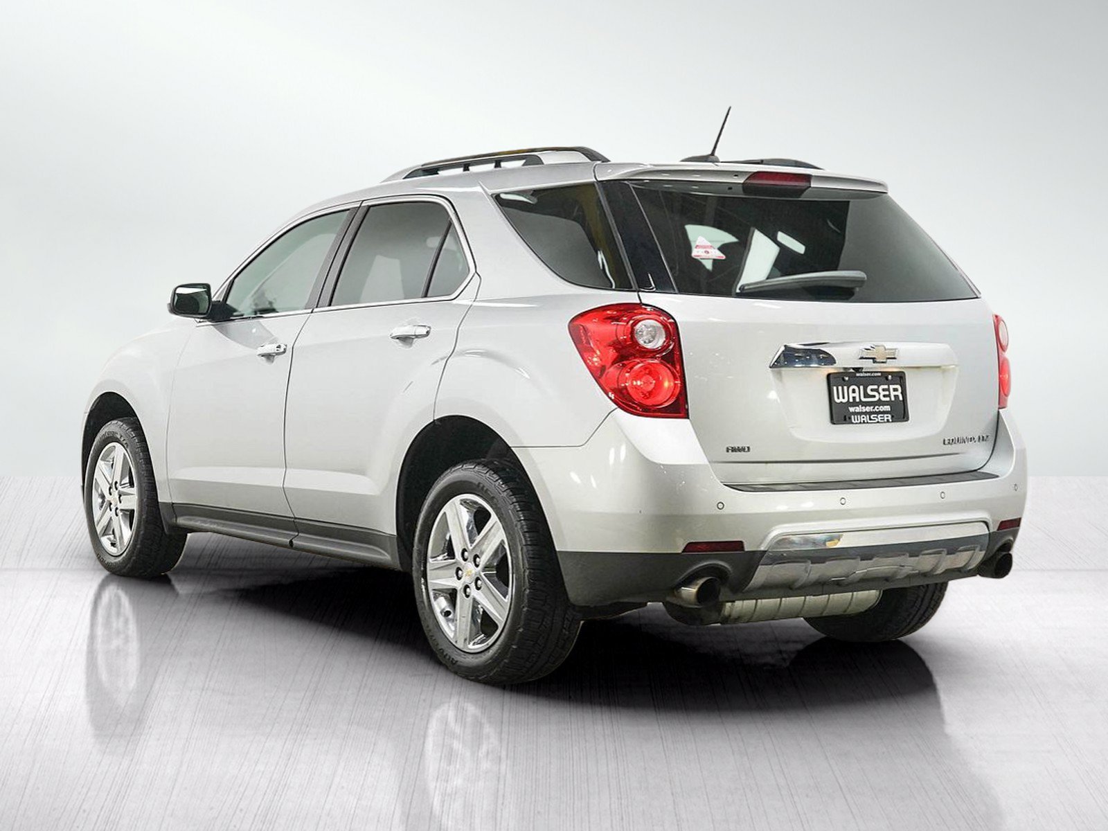 Used 2015 Silver Ice Metallic Chevrolet Ltz image 3