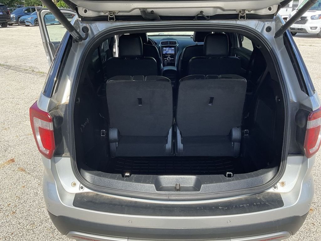 Used 2017 Silver Ford Limited image 24