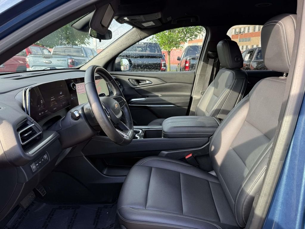 Used 2025 Blue Chevrolet LT image 13