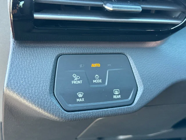 Certified Used 2023  Volkswagen Pro S image 40