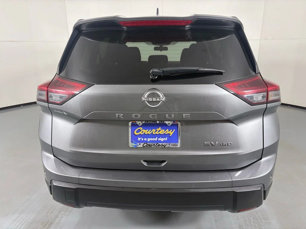 Used 2024 Gray Nissan SV image 7