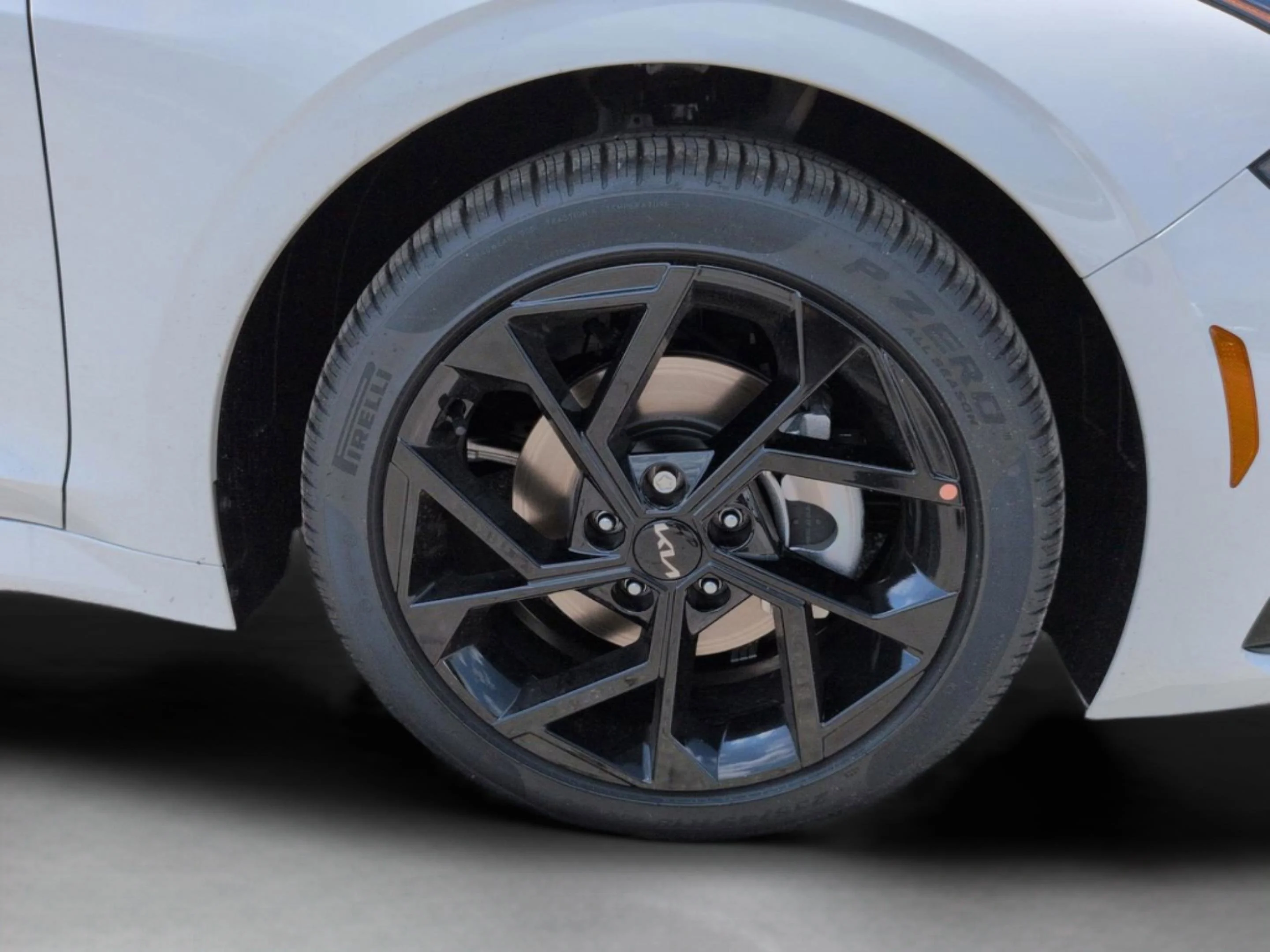 New 2026 Snow White Pearl Kia GT-Line image 33