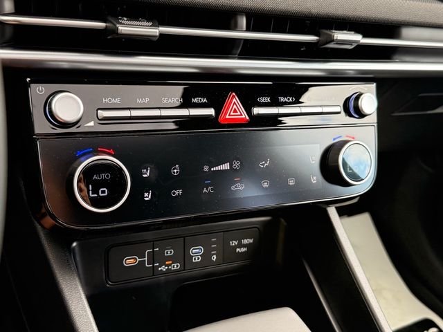 Used 2025 Green Hyundai Limited image 17