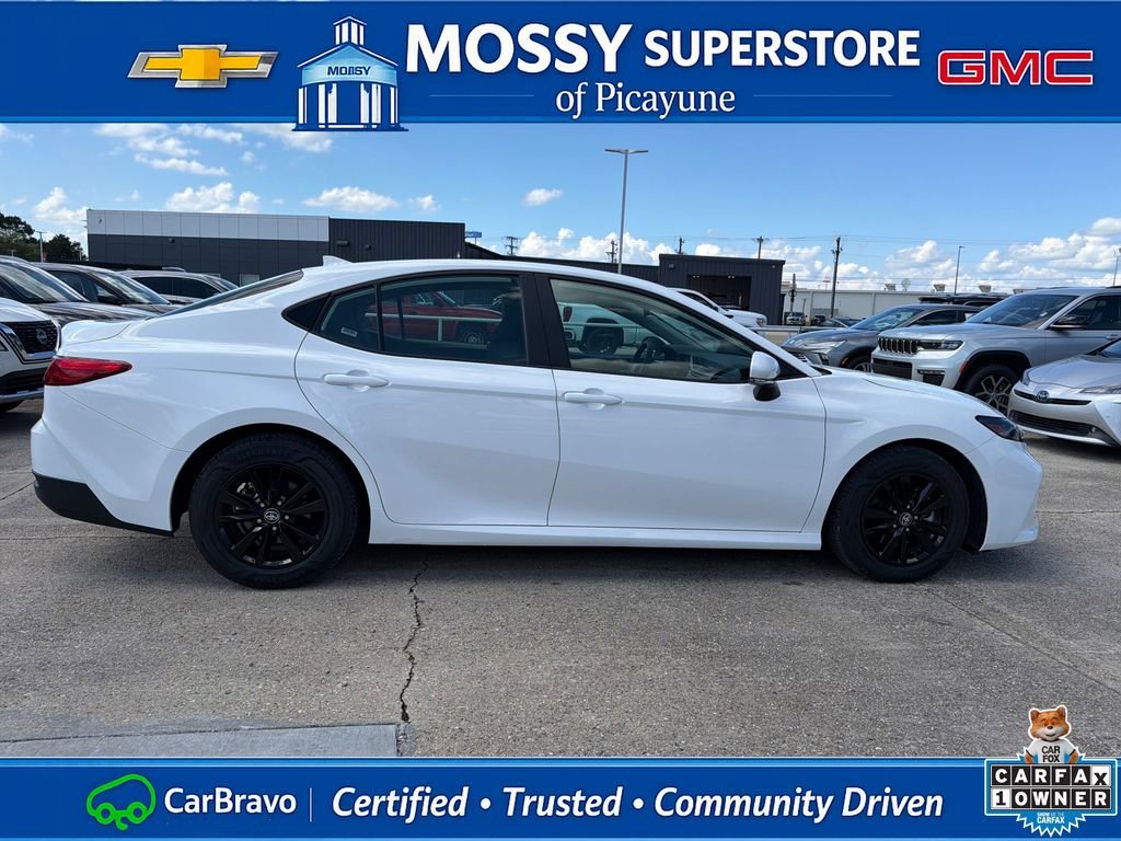 2025 Toyota Camry LE - Photo 7
