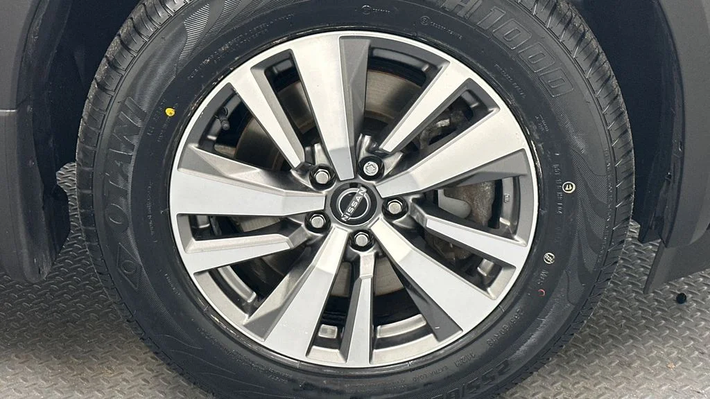 Used 2023 White Nissan SL image 16