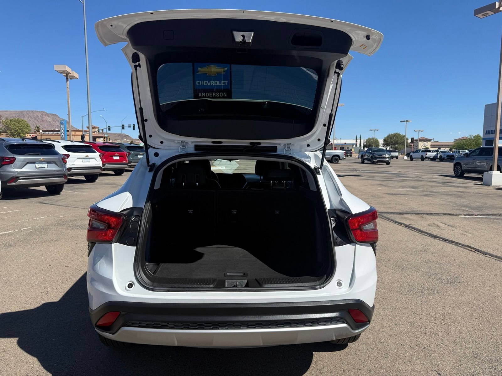 2024 Chevrolet Trax LT - Photo 30