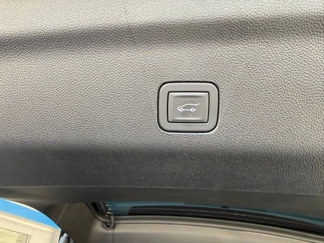 2026 Chevrolet Suburban High Country - Photo 16