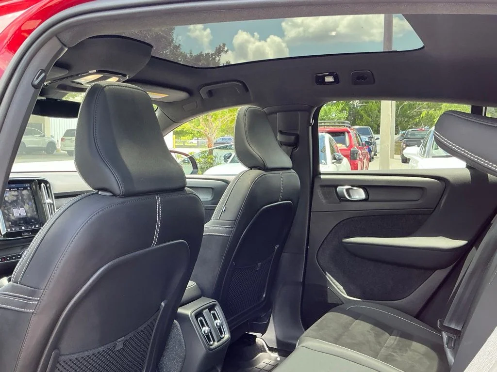 Used 2023 Red Volvo Ultimate image 33