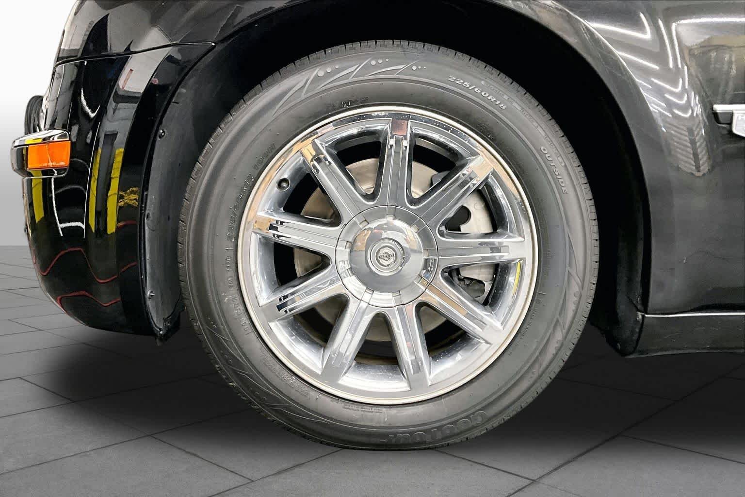 Used 2005 Brilliant Black Crystal Prl Chrysler 300C image 10