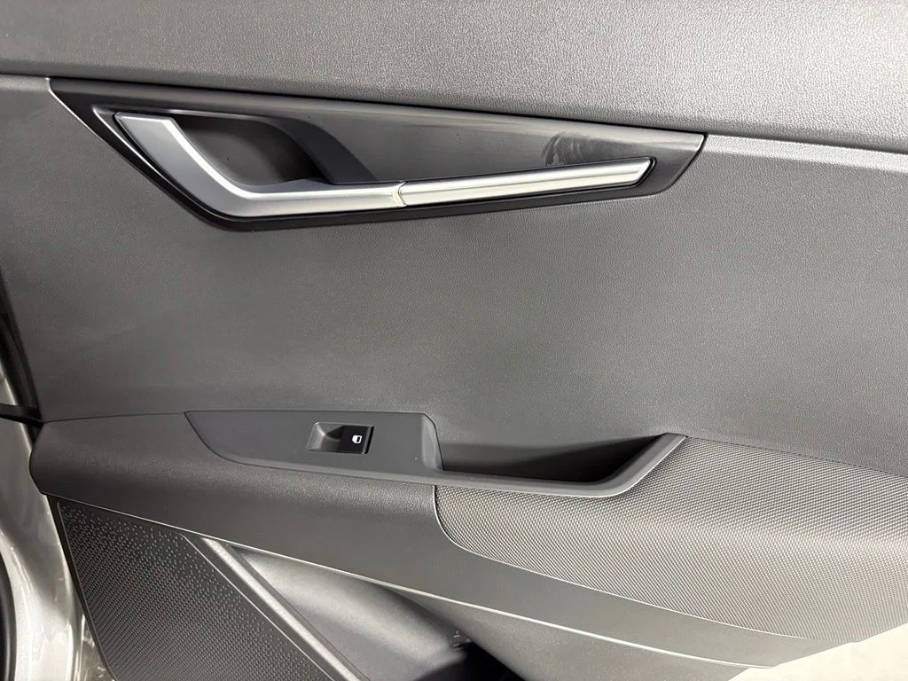 New 2026 Steel Gray Kia WIND image 15