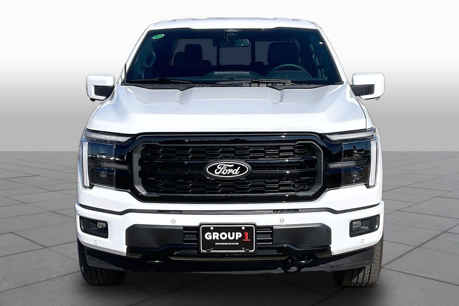 New 2026 Oxford White Ford LARIAT image 3