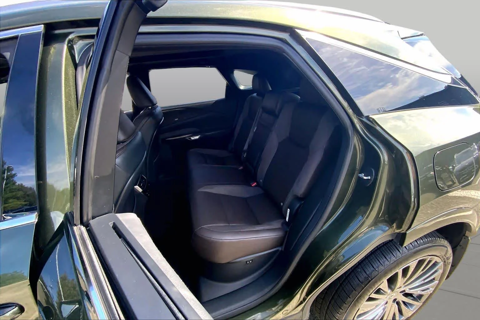Certified Used 2024 NORI GREEN PEARL Lexus Luxury image 21