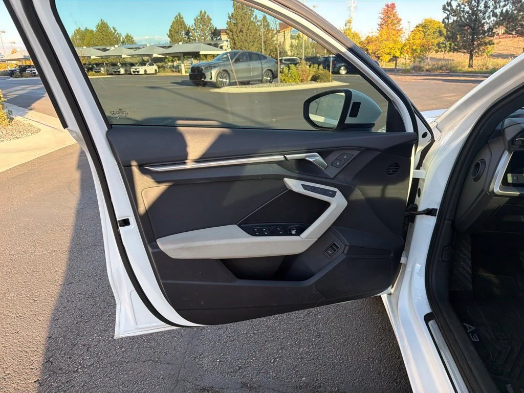 Used 2022  Audi  image 9