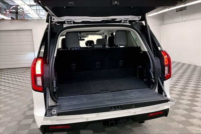 Used 2025 Oxford White Ford Active image 43