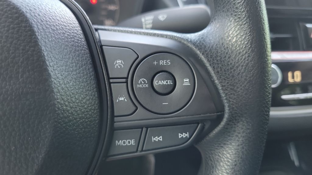 Certified Used 2025  Toyota LE image 20