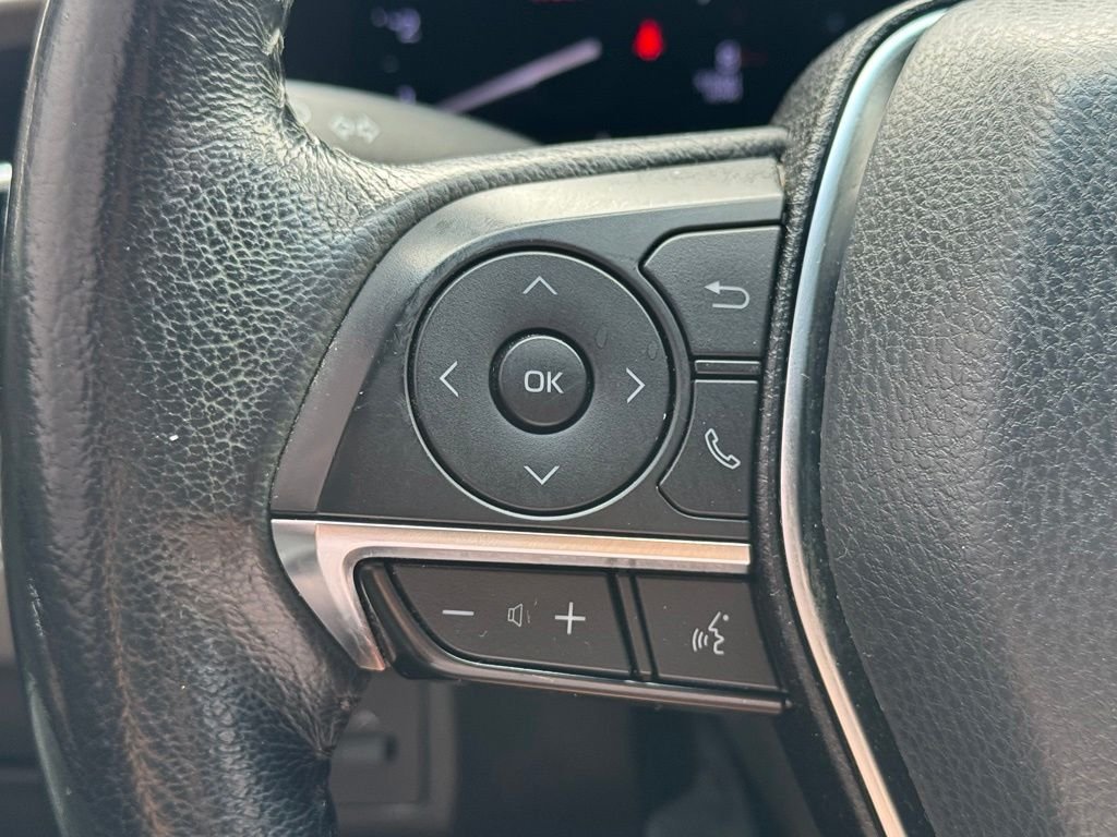 Used 2019 Beige Toyota XLE image 22