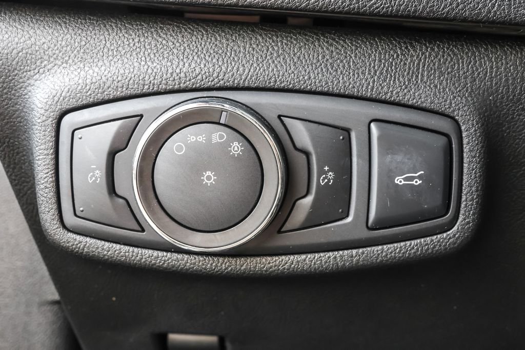 Used 2017 Silver Lincoln Reserve image 20