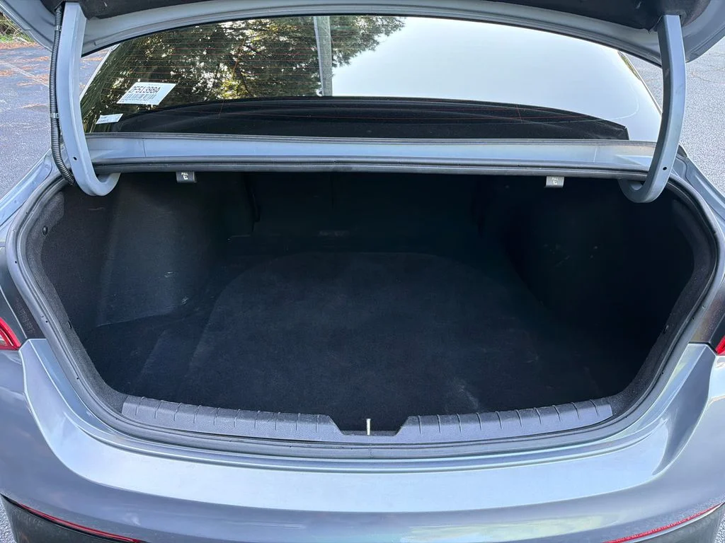 Used 2023 Silver Kia LXS image 18