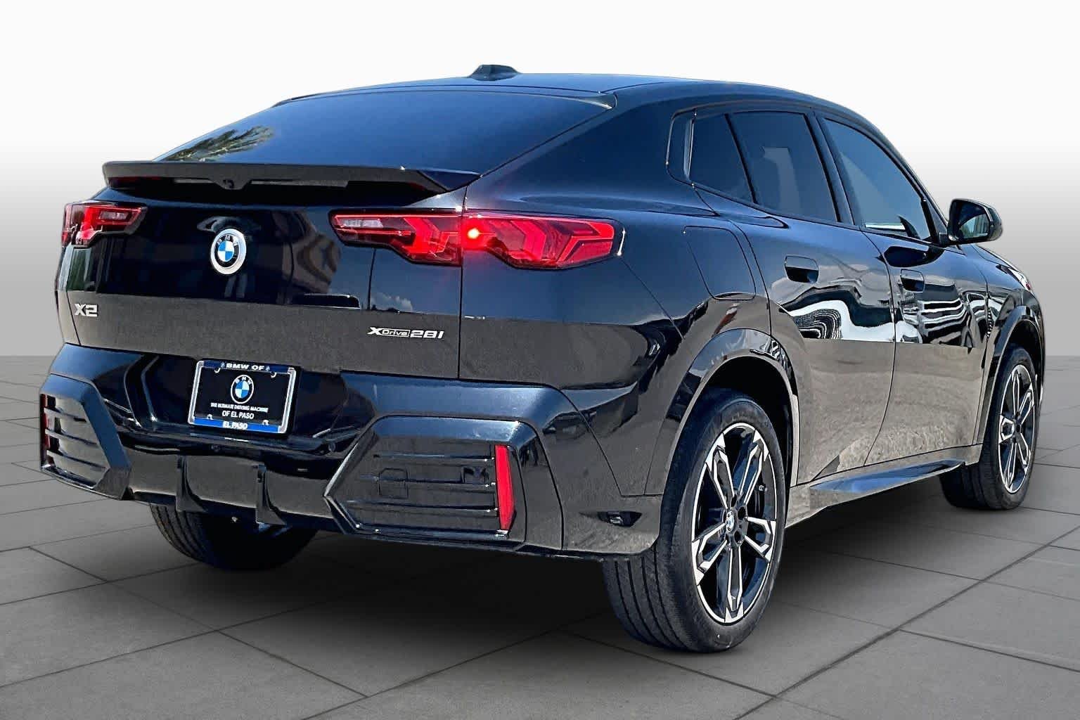 Used 2025  BMW xDrive28i image 12