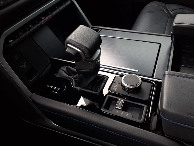 2025 Toyota Sequoia Platinum - Photo 18