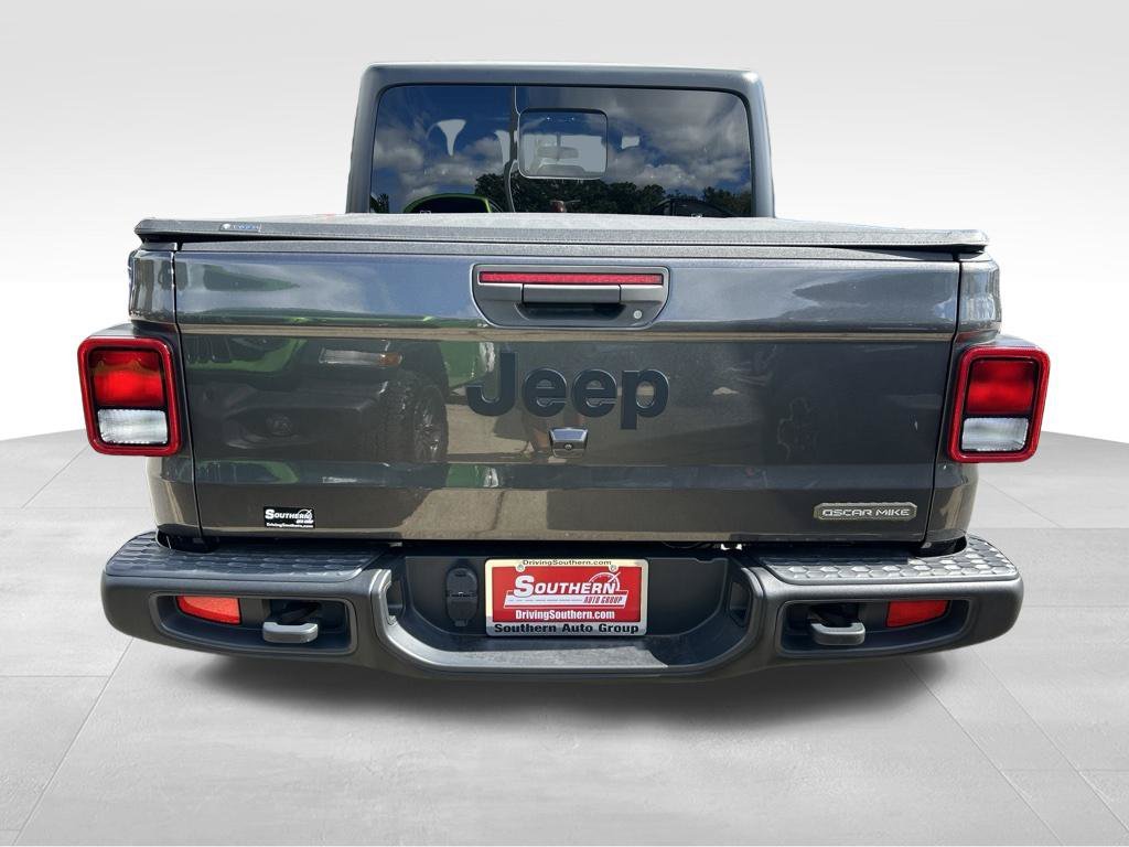 Used 2023 Gray Jeep Sport image 4