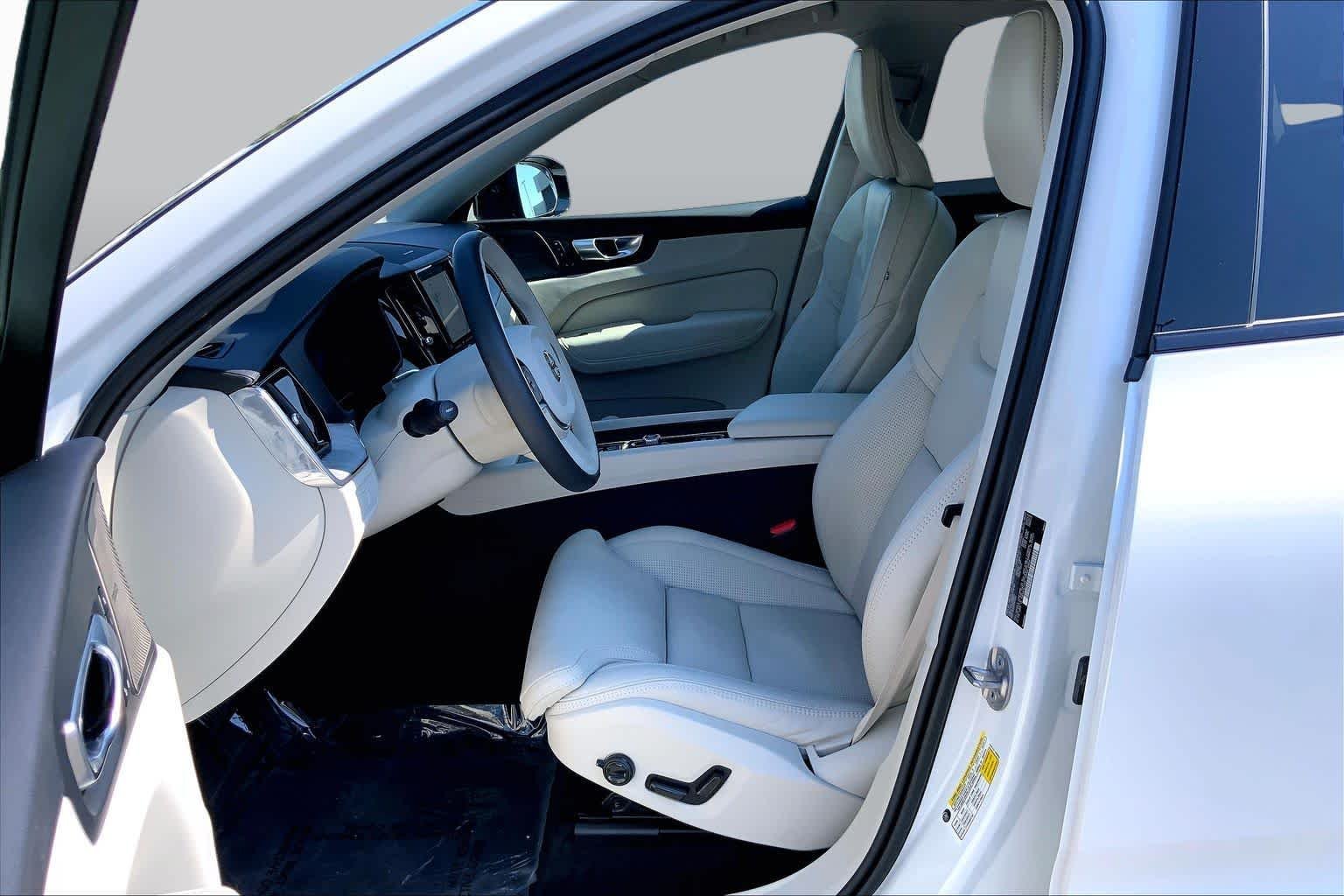 Used 2024 Crystal White Metallic Volvo Ultimate Dark Theme image 8