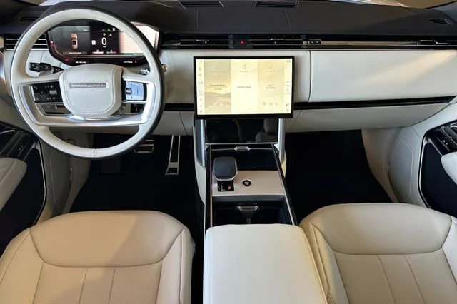 New 2026 Ostuni Pearl White Land Rover SE image 12